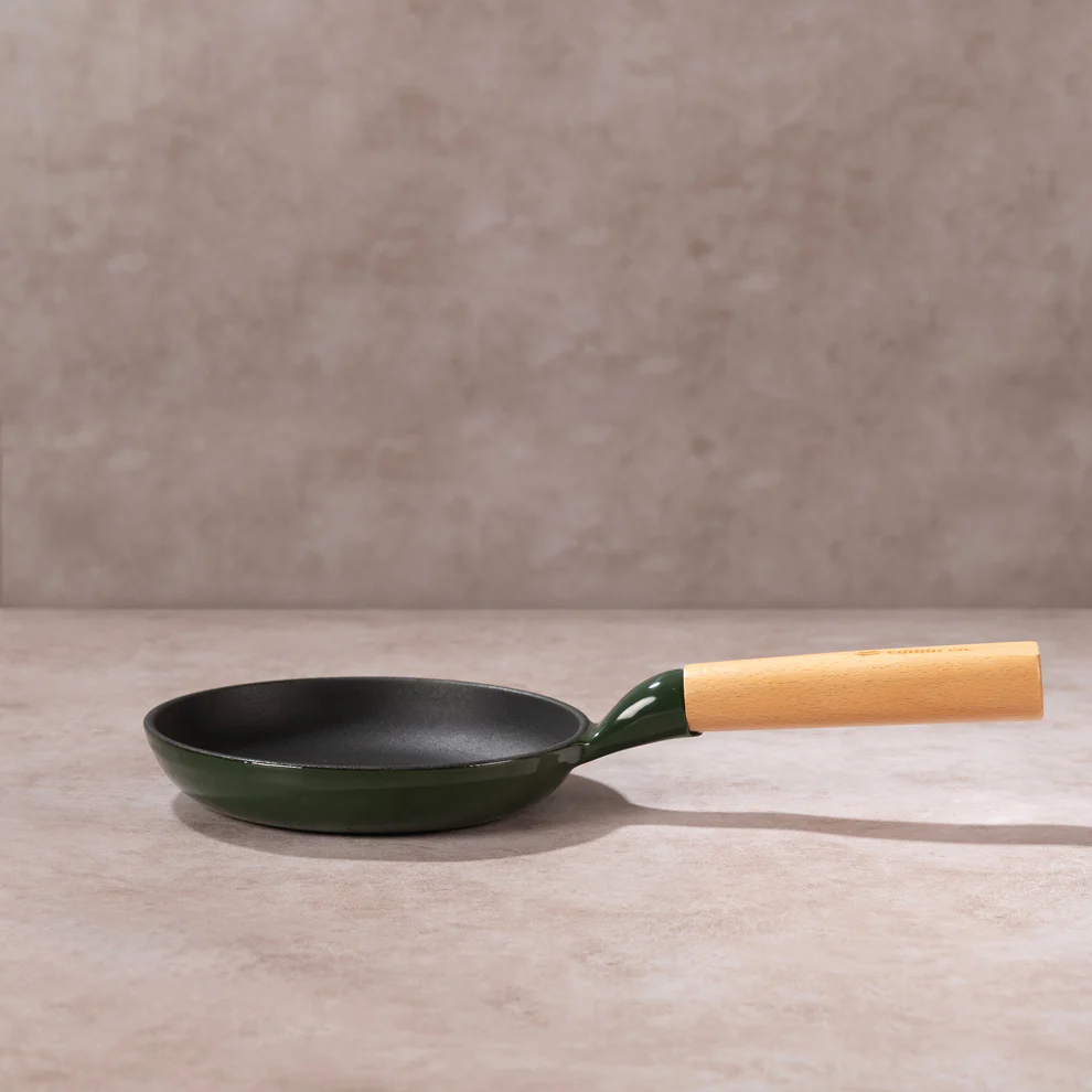 No. 6 Enamel Cast Iron Pan (16cm) - Image 4
