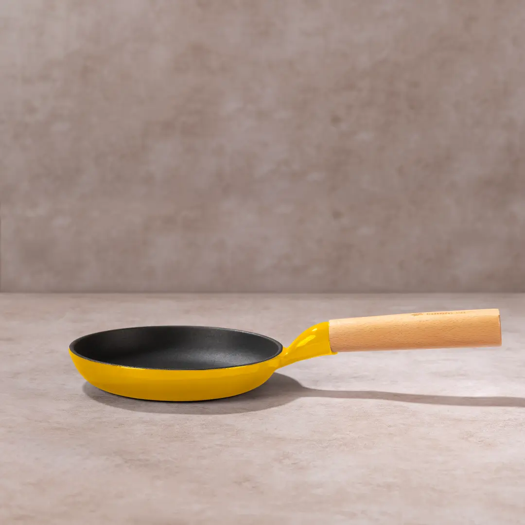 No. 6 Enamel Cast Iron Pan (16cm) - Image 8