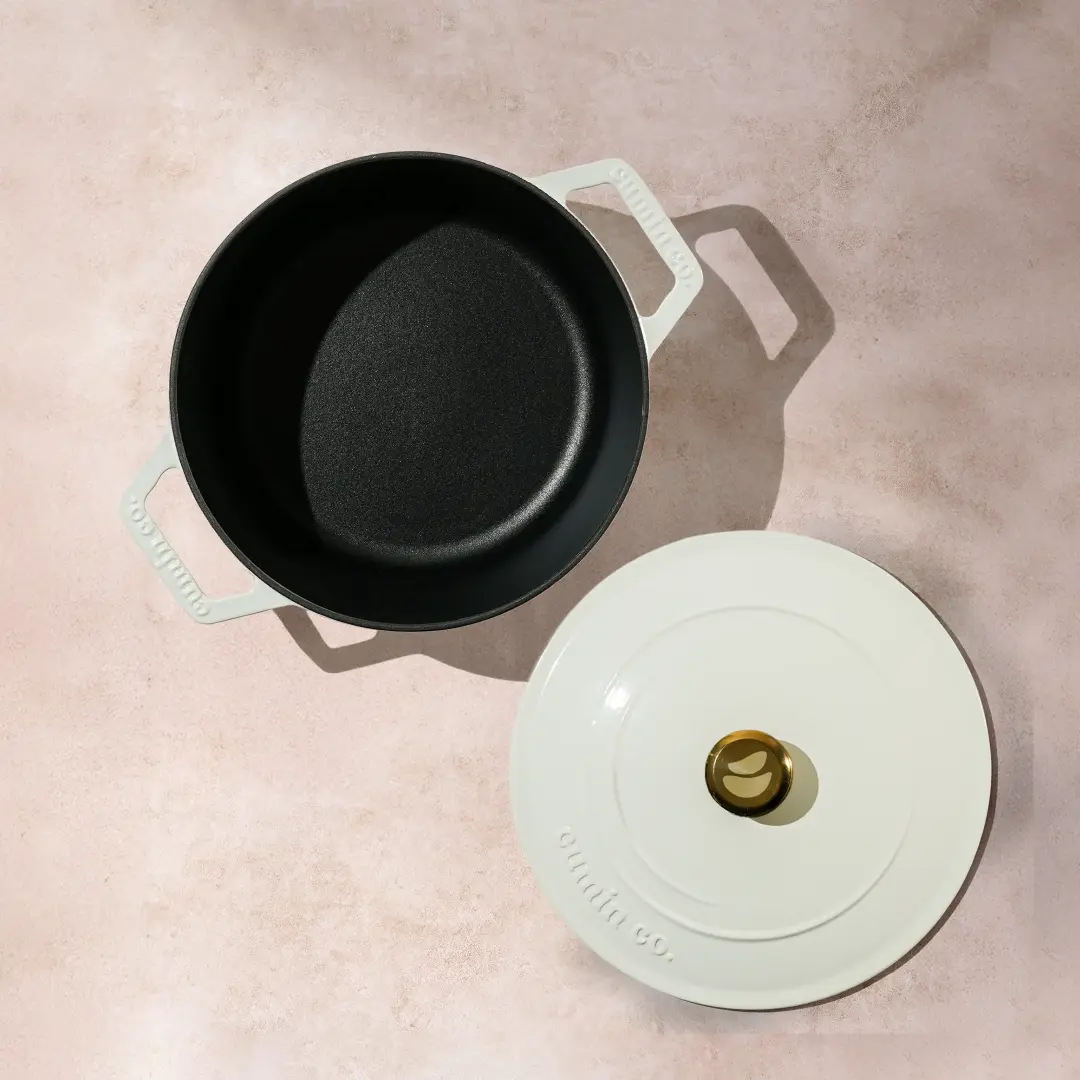 No. 9 Enamel Cast Iron Dutch Oven (4L) - Image 8