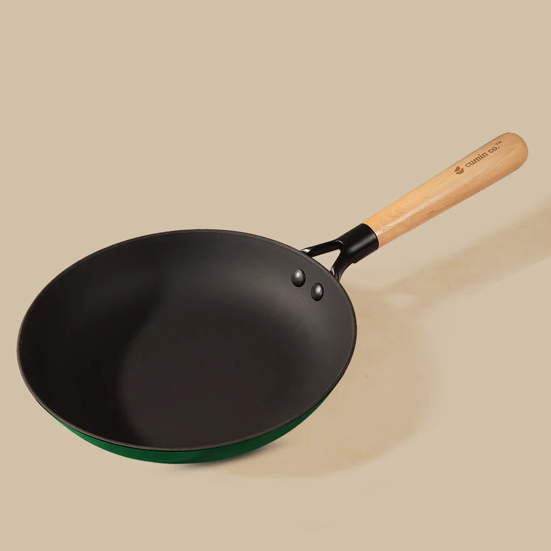 No. 9 Enamel Cast Iron Pan LITE (24cm) - Image 3