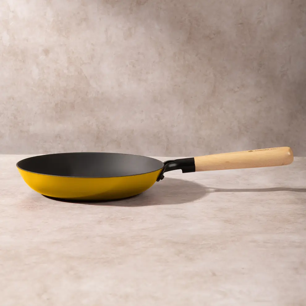 No. 9 Enamel Cast Iron Pan LITE (24cm) - Image 6